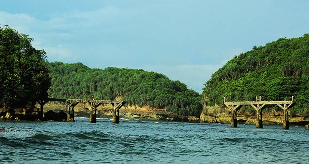 57 Pantai Terindah Dan Hits Di Malang Terbaru Yang Wajib